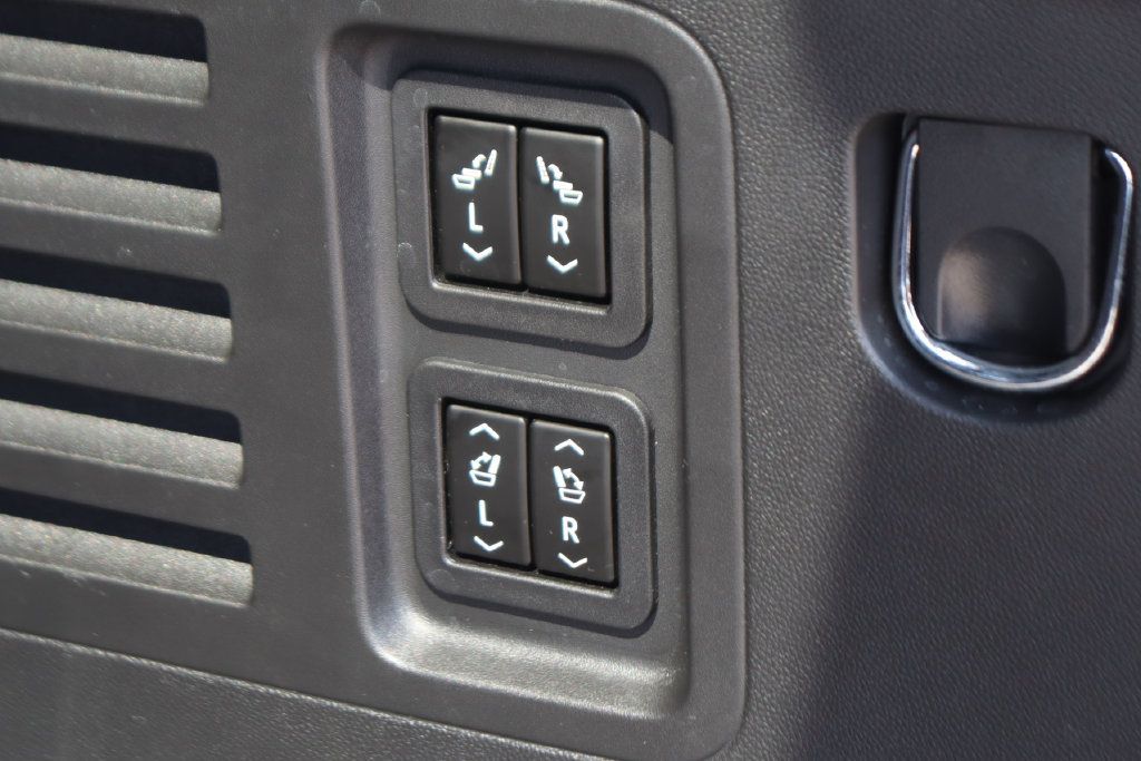 Used 2026 Chevrolet Traverse RS w/ LPO, Floor Liner Package FWD image 10
