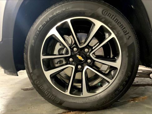 Used 2025 Chevrolet TrailBlazer LT AWD/4WD image 9