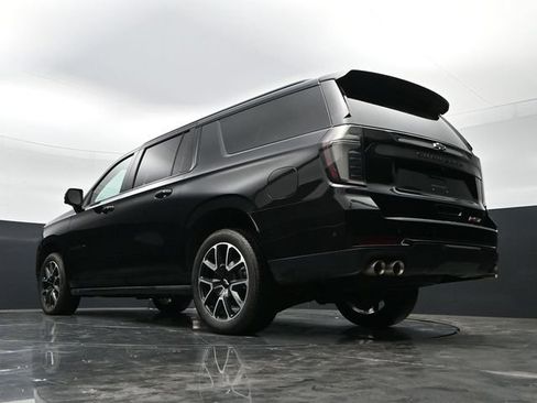 Used 2025 Chevrolet Suburban RST w/ Comfort Package AWD/4WD image 42