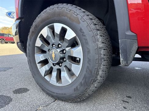 Used 2025 Chevrolet Silverado 2500 Custom w/ Custom Value Package image 8