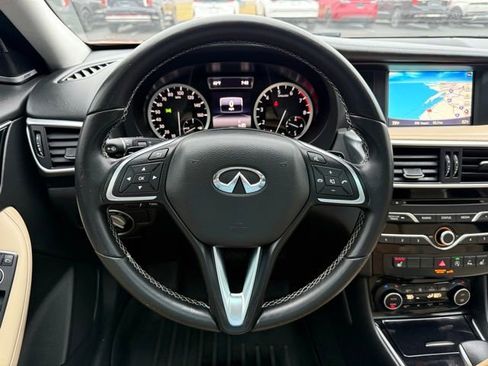 Used 2017 INFINITI QX30 Premium w/ Navigation Package image 33
