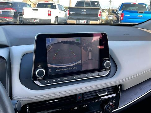 Used 2021 Nissan Rogue SL image 24