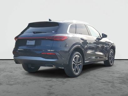 Used 2025 Audi Q5 Premium w/ Convenience Package