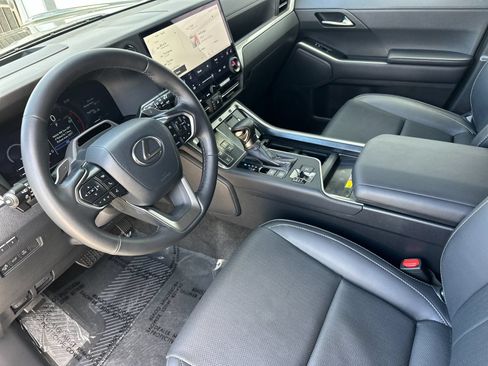 Used 2025 Lexus GX 550 w/ Accessory Package (31) AWD/4WD image 10