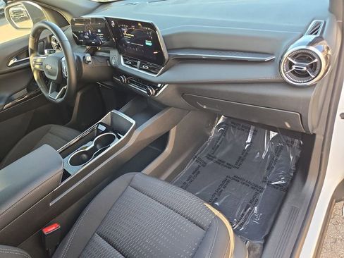Used 2025 Chevrolet Equinox LT image 29