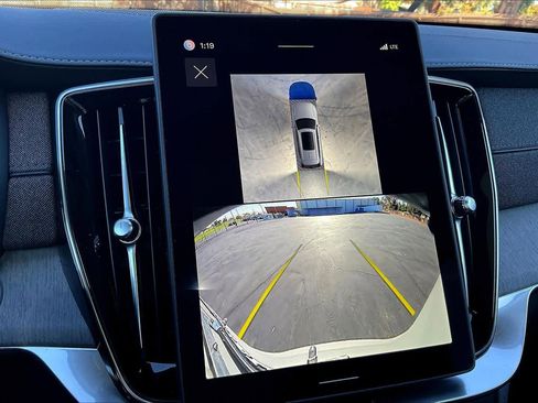 New 2026 Volvo XC90 B6 Ultra w/ Protection Package image 20