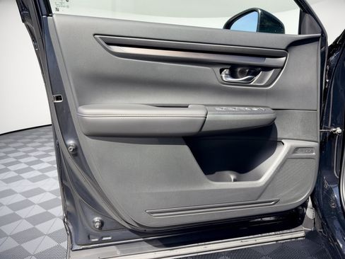 Used 2025 Honda CR-V LX image 14