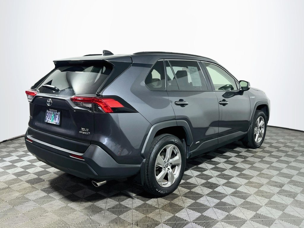 Certified 2021 Toyota RAV4 XLE Premium AWD/4WD image 7