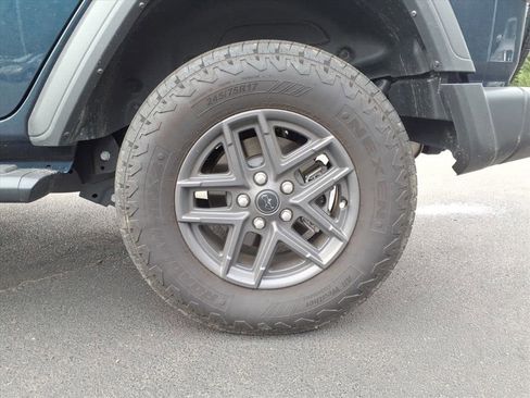 Used 2025 Jeep Wrangler Sport S image 21