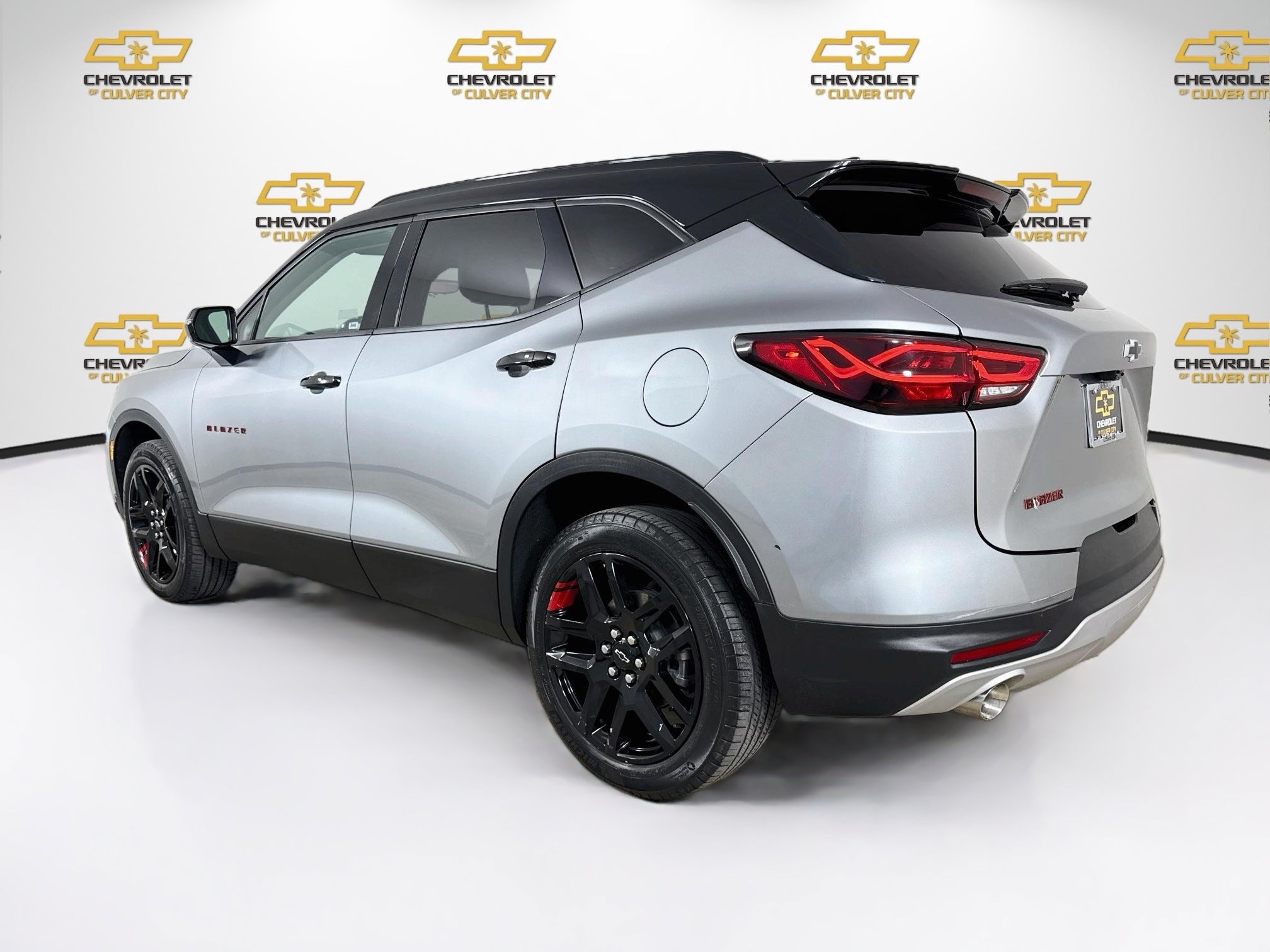 Used 2024 Chevrolet Blazer LT w/ Sound & Technology Package FWD image 6