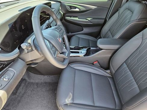 New 2026 Buick Envista Avenir FWD image 9