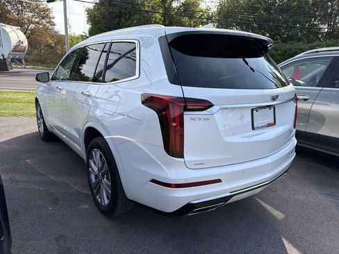 Used 2023 Cadillac XT6 Premium Luxury w/ LPO, Floor Liner Package AWD/4WD image 5