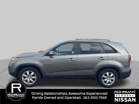 Used 2013 Kia Sorento LX AWD/4WD image 2