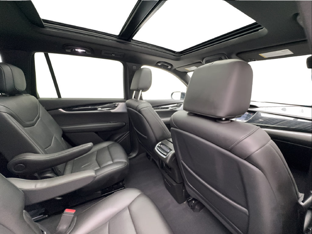 Used 2025 Cadillac XT6 Premium Luxury AWD/4WD image 32
