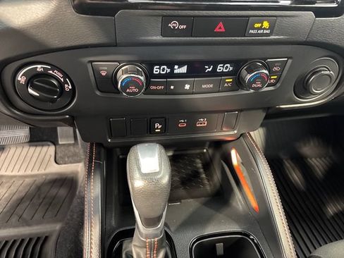 Used 2024 Nissan Frontier PRO-4X w/ Technology Package AWD/4WD image 13