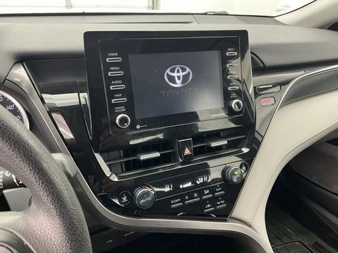 Used 2022 Toyota Camry LE image 10
