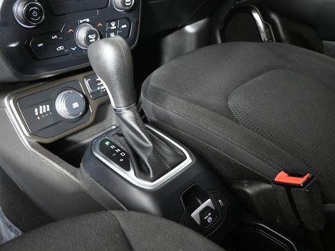 Used 2020 Jeep Renegade Altitude image 31