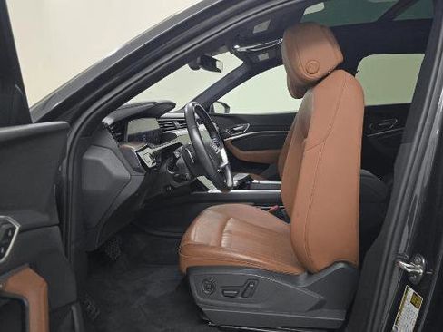 Used 2021 Audi e-tron Premium Plus w/ Premium Plus Package AWD/4WD image 22