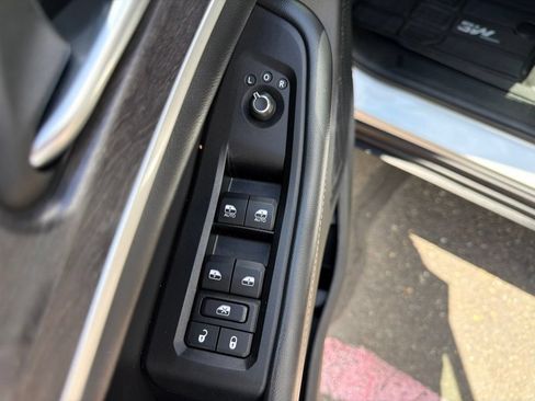 Used 2023 Jeep Grand Cherokee L Limited AWD/4WD image 13