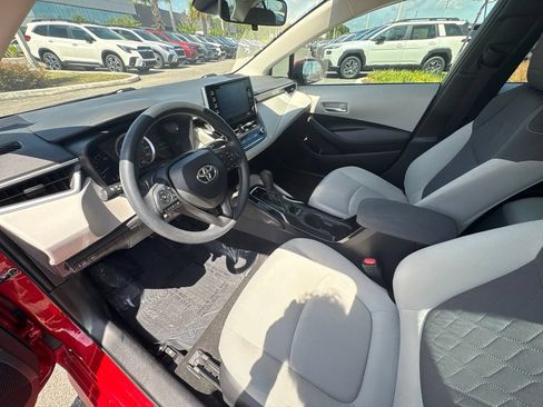 Used 2021 Toyota Corolla LE w/ LE Convenience Package FWD image 11