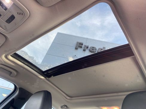 Used 2016 Chevrolet Malibu LT w/ Leather Package image 22