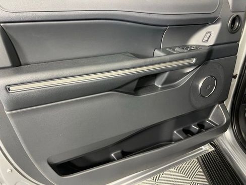 Used 2024 Ford Expedition XLT image 30