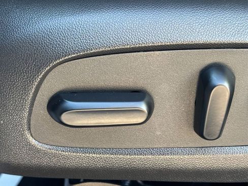 Used 2023 Chevrolet TrailBlazer LT w/ Convenience Package image 40