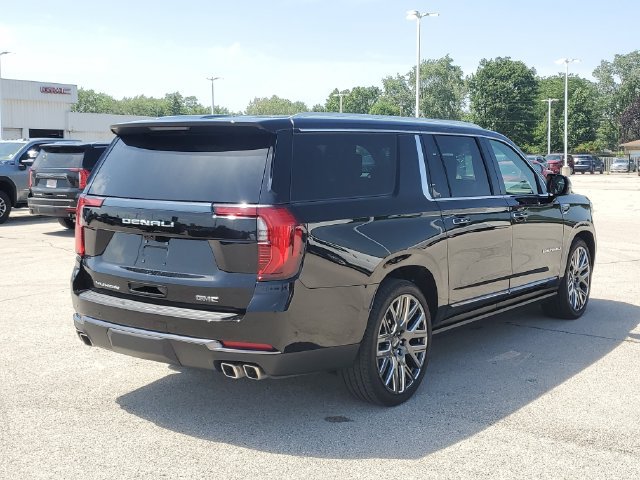 Used 2026 GMC Yukon XL Denali Ultimate w/ LPO, Get Active Package AWD/4WD image 6
