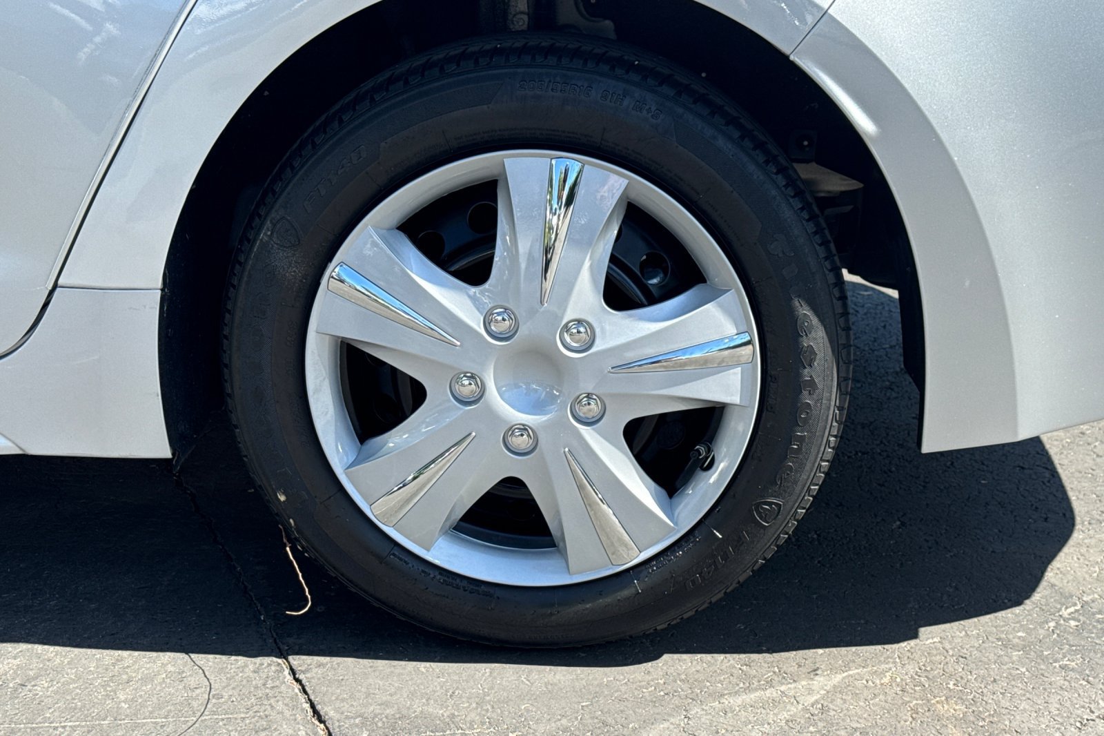 Used 2020 Toyota Corolla LE w/ Carpet Mat Package (TMS) FWD image 25