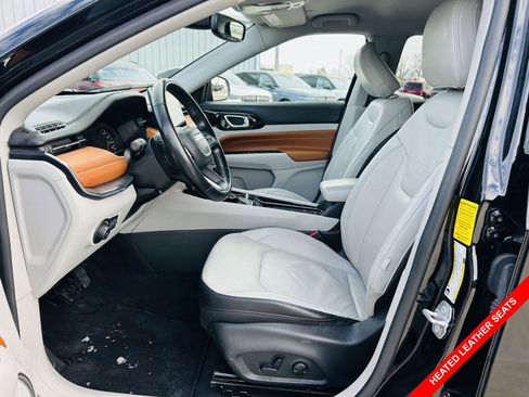 Used 2022 Jeep Compass Limited image 3