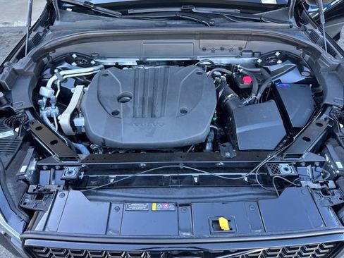 Used 2025 Volvo XC60 B5 Plus image 21