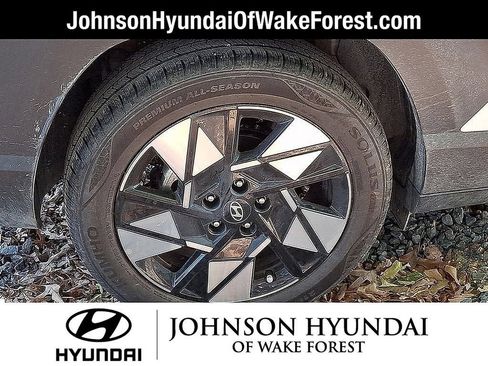 Certified 2025 Hyundai Kona SEL FWD image 3