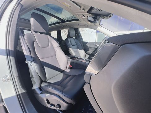 Used 2023 Volvo XC60 B5 Plus w/ Climate Package image 27