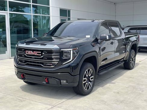 Used 2024 GMC Sierra 1500 AT4 w/ Technology Package AWD/4WD image 2