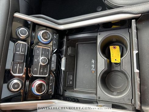 Used 2021 GMC Yukon XL Denali w/ Denali Premium Package image 18