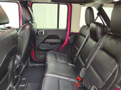 Used 2022 Jeep Wrangler Unlimited Sahara AWD/4WD image 21