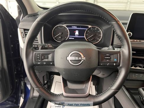 Used 2025 Nissan Rogue SV AWD/4WD image 37