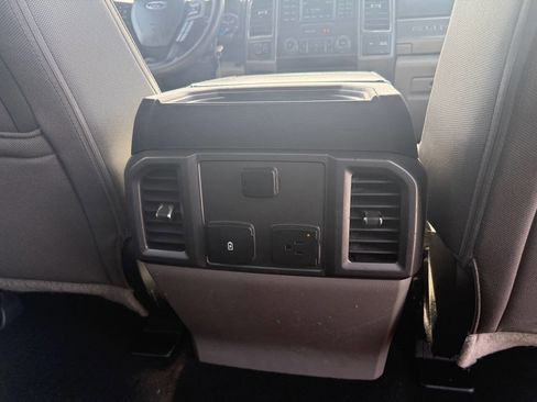 Used 2019 Ford F250 XLT w/ XLT Value Package image 31