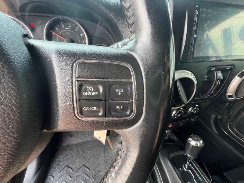 Used 2017 Jeep Wrangler Unlimited Sahara w/ Max Tow Package AWD/4WD image 31