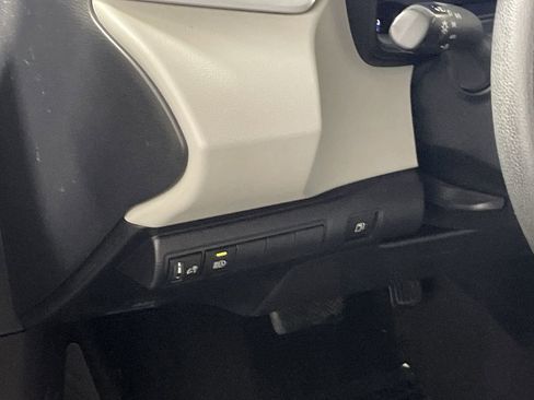 Used 2022 Toyota Corolla LE w/ Carpet Mat Package (TMS) FWD image 13