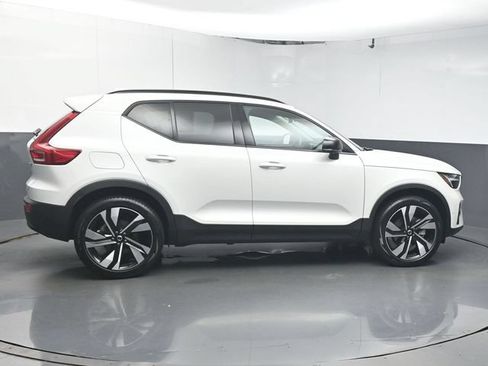 Used 2025 Volvo XC40 B5 Ultra AWD/4WD image 8
