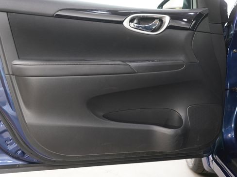 Used 2019 Nissan Sentra SV image 17