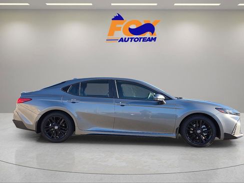 Used 2026 Toyota Camry SE w/ Convenience Package image 5