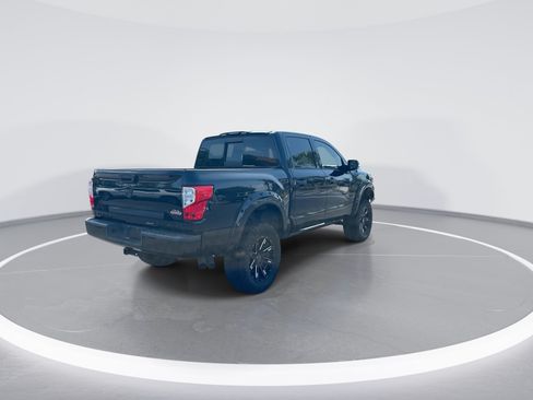 Used 2019 Nissan Titan SV w/ SV Convenience Package AWD/4WD image 9