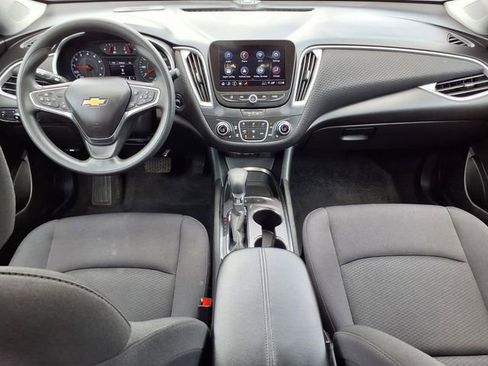 Used 2025 Chevrolet Malibu LT FWD image 9