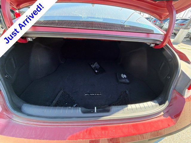 Used 2025 Hyundai Elantra SEL FWD image 35