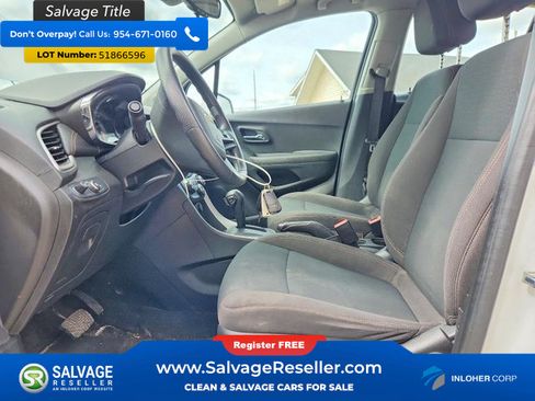 Used 2017 Chevrolet Trax LS AWD/4WD image 9