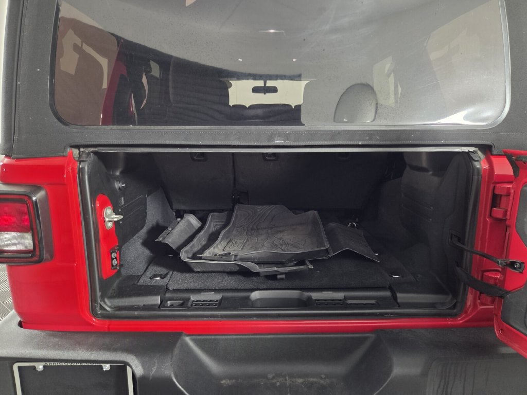 Used 2024 Jeep Wrangler Unlimited Sport AWD/4WD image 29