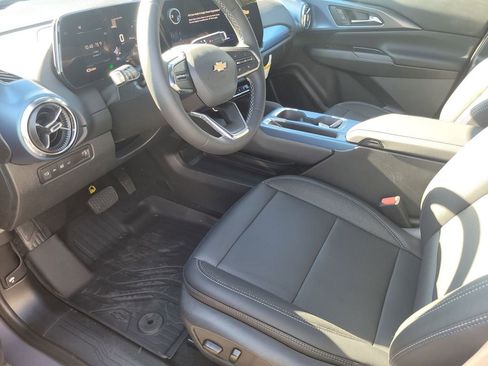 New 2026 Chevrolet Equinox EV LT image 10