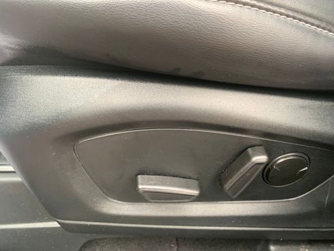 Used 2023 Ford Explorer XLT w/ Equipment Group 202A image 14